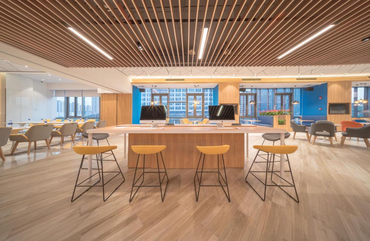 Holiday Inn Express Shanghai Huijin By Ihg Екстер'єр фото