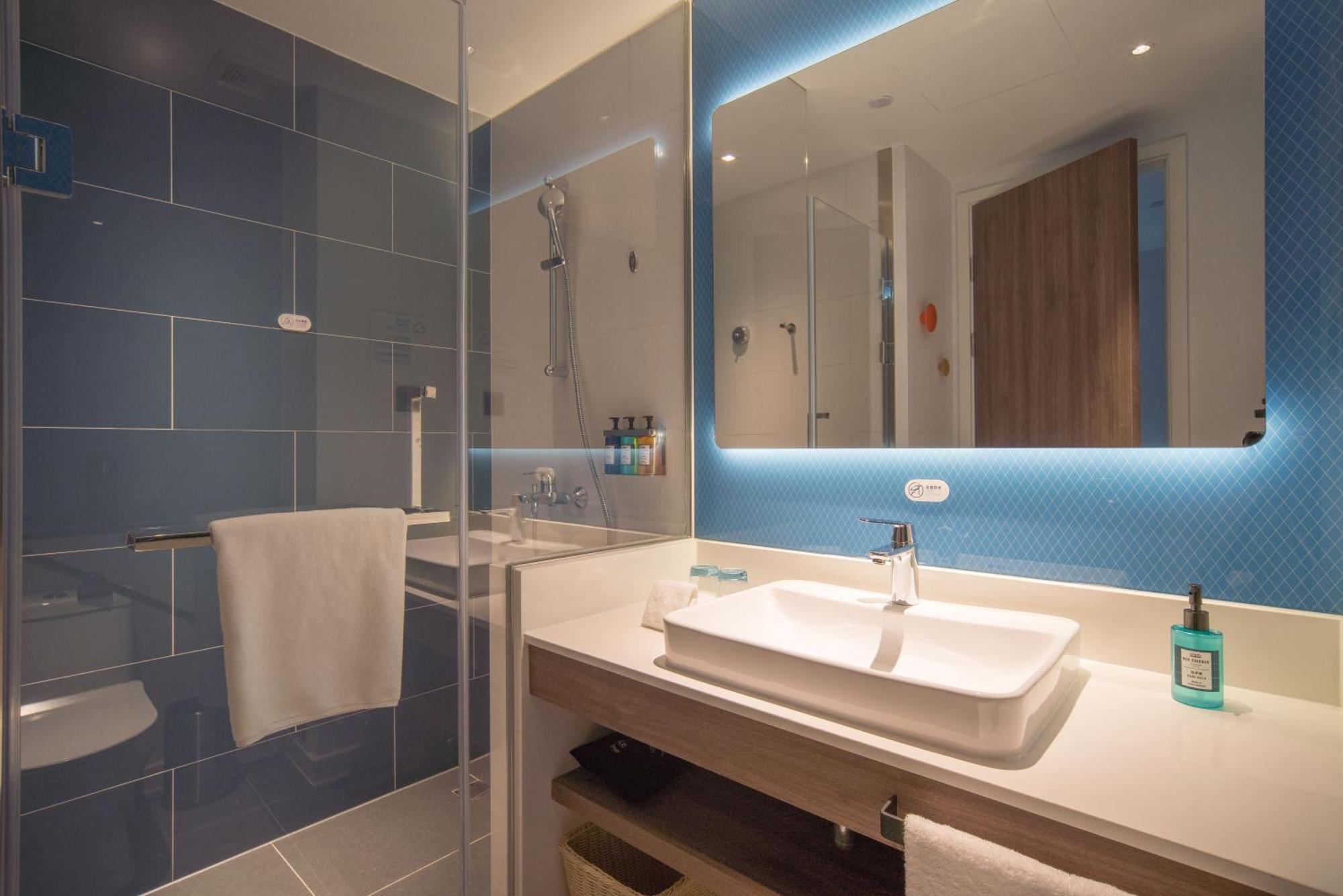 Holiday Inn Express Shanghai Huijin By Ihg Екстер'єр фото
