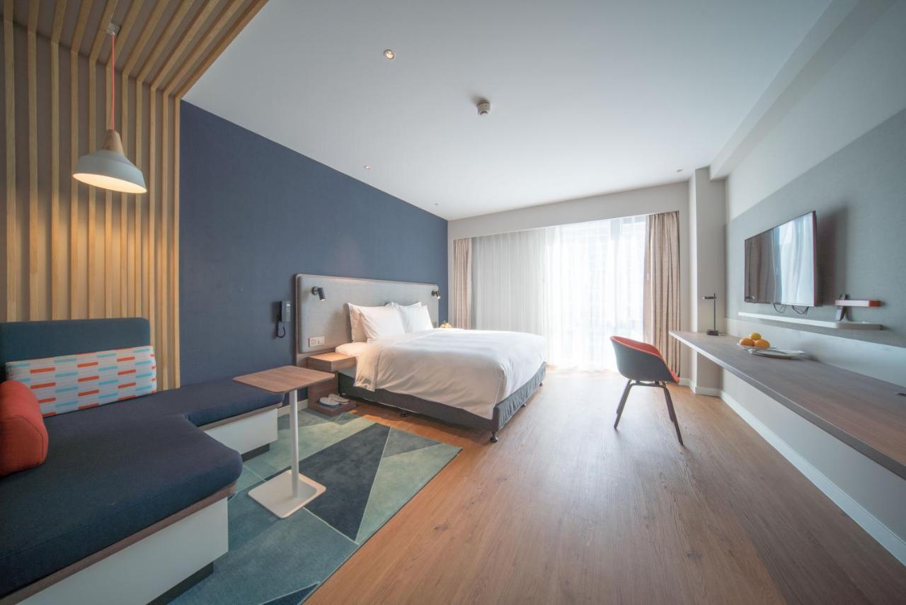 Holiday Inn Express Shanghai Huijin By Ihg Екстер'єр фото