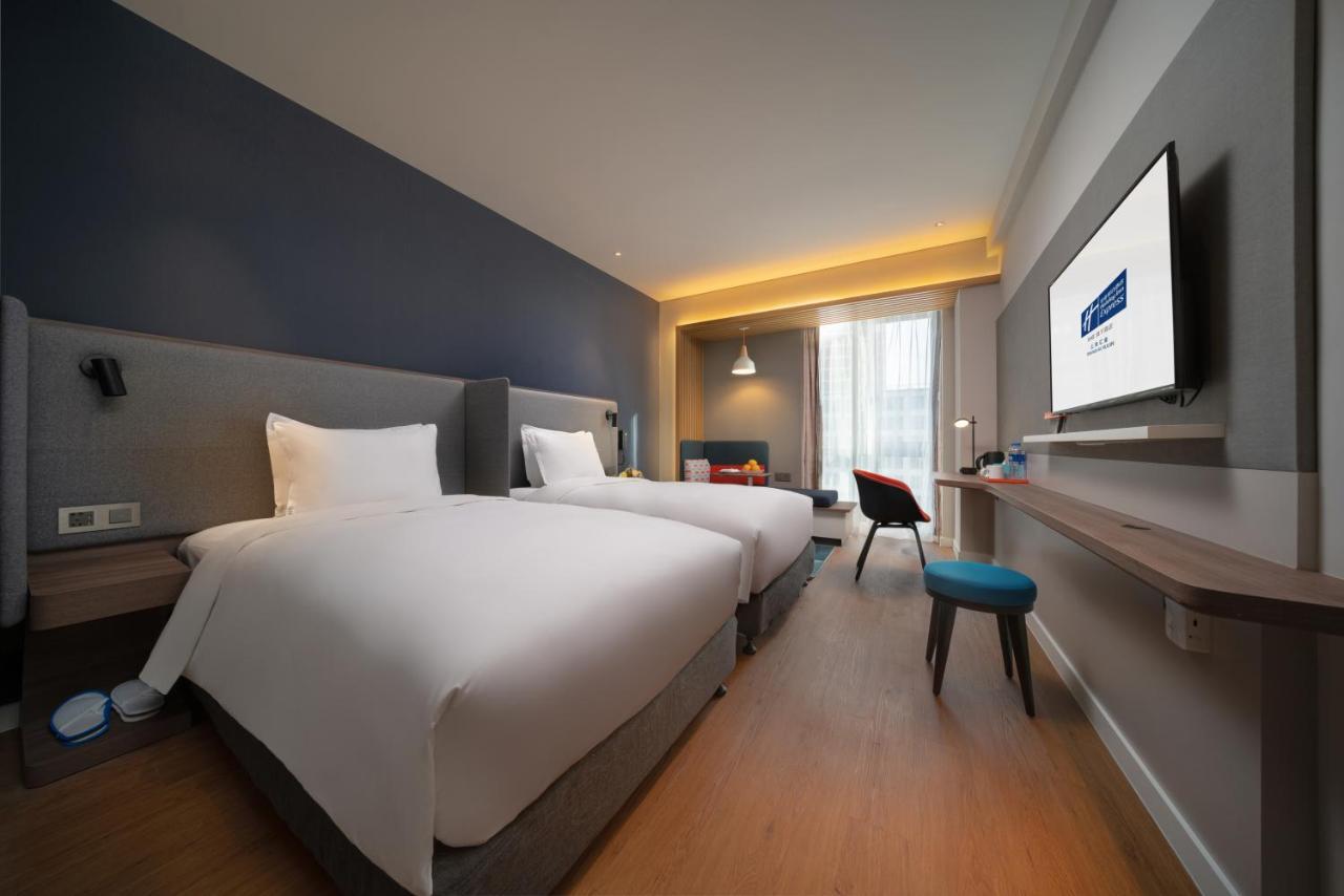 Holiday Inn Express Shanghai Huijin By Ihg Екстер'єр фото