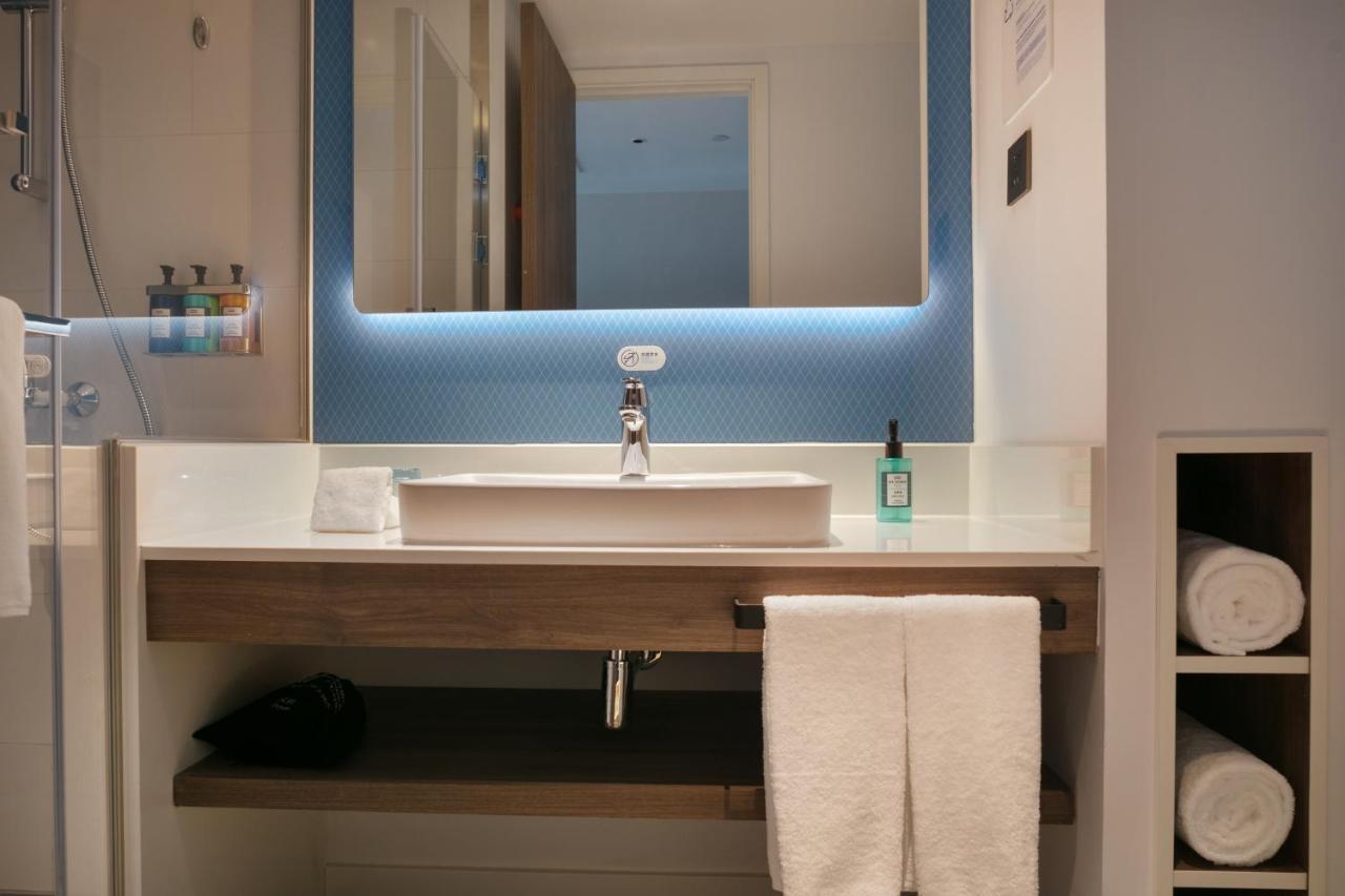 Holiday Inn Express Shanghai Huijin By Ihg Екстер'єр фото